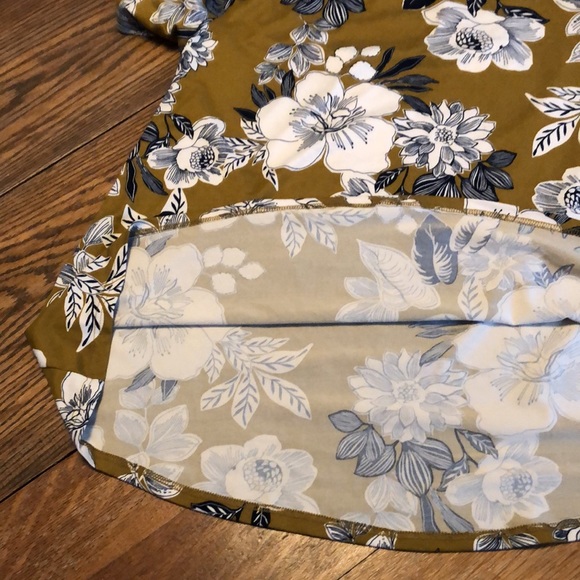 Floral Print Top - Picture 11 of 12